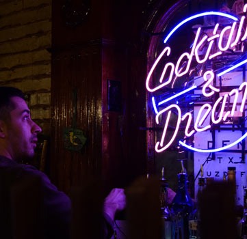 Cocktails & Dreams Sign